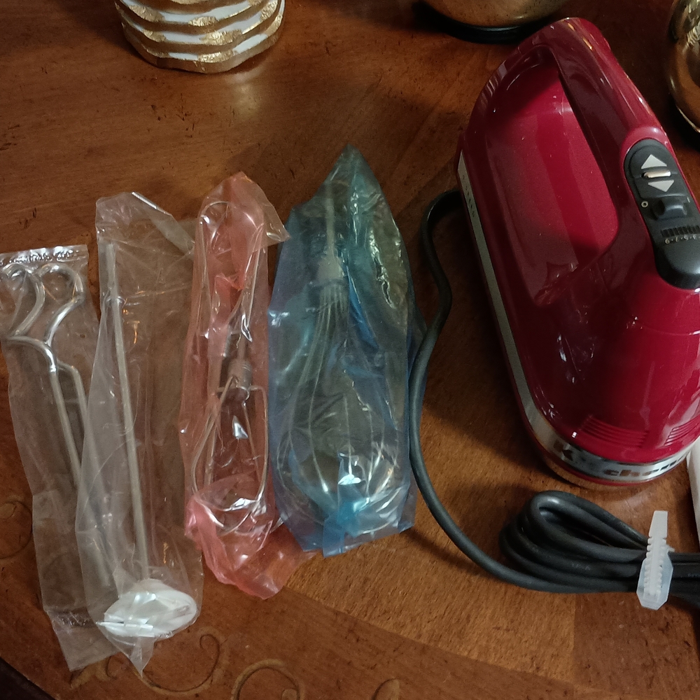 Kitchen Aid Hand Mixer with Accessories BRAND NEW